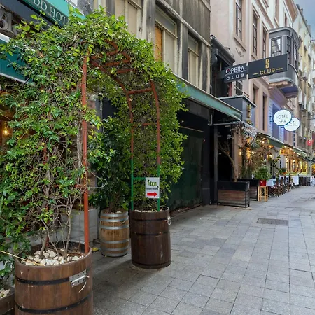 Dd Pera Apartament *